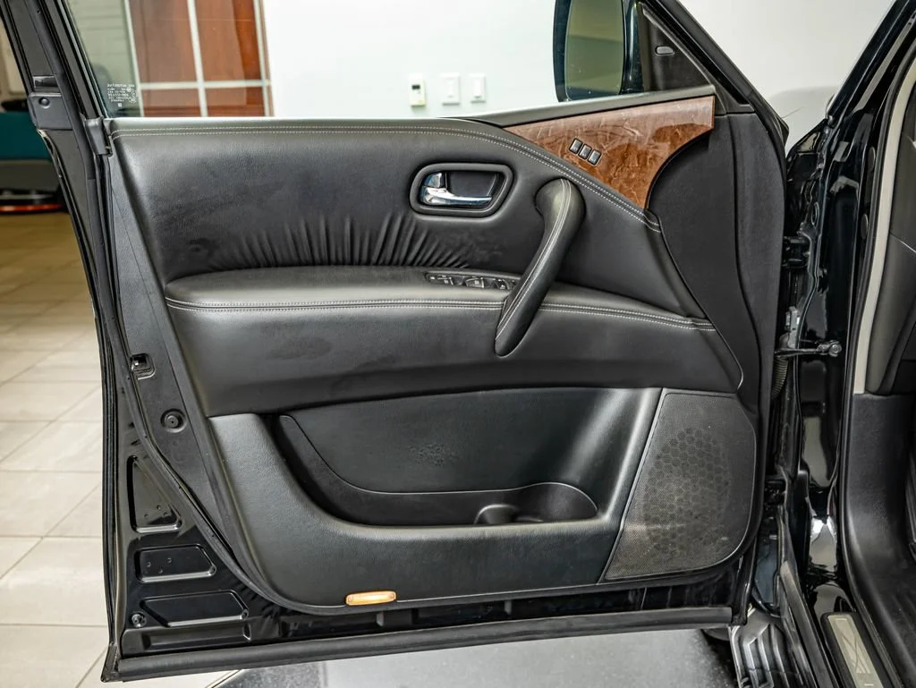 Used 2017 Black Obsidian INFINITI  image 19