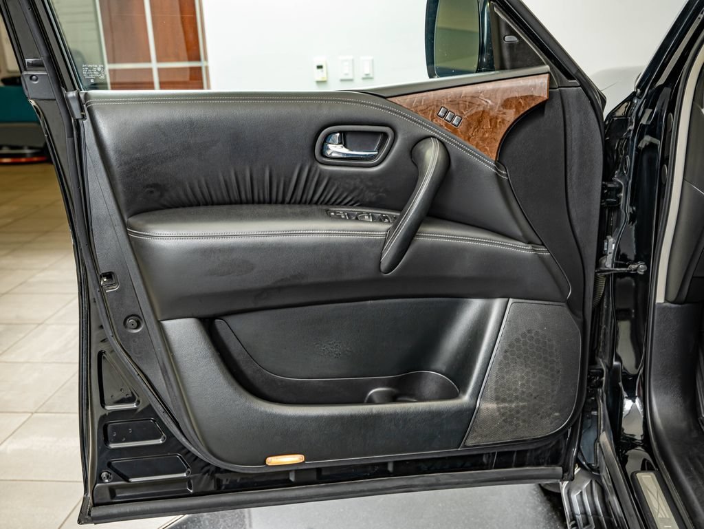 Used 2017 Black Obsidian INFINITI  image 19
