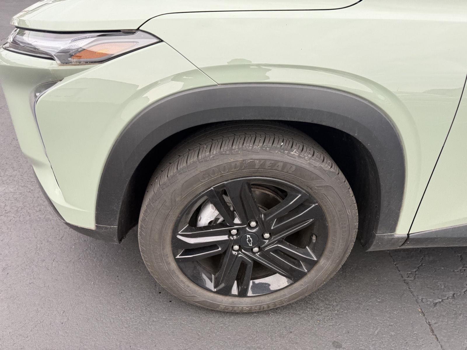 Used 2025 Cacti Green Chevrolet ACTIV image 5