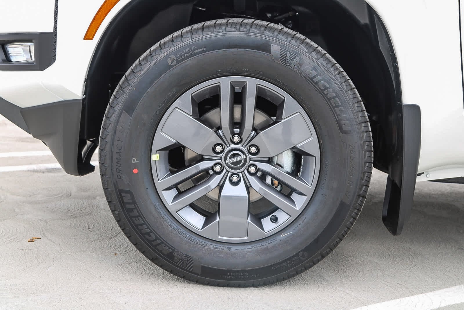 2025 Nissan Frontier SV - Photo 11