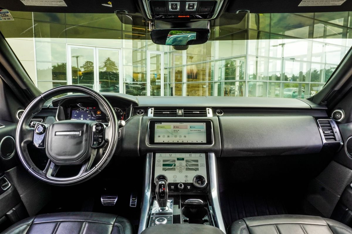 Used 2022 Silver Land Rover HSE Silver Edition image 5