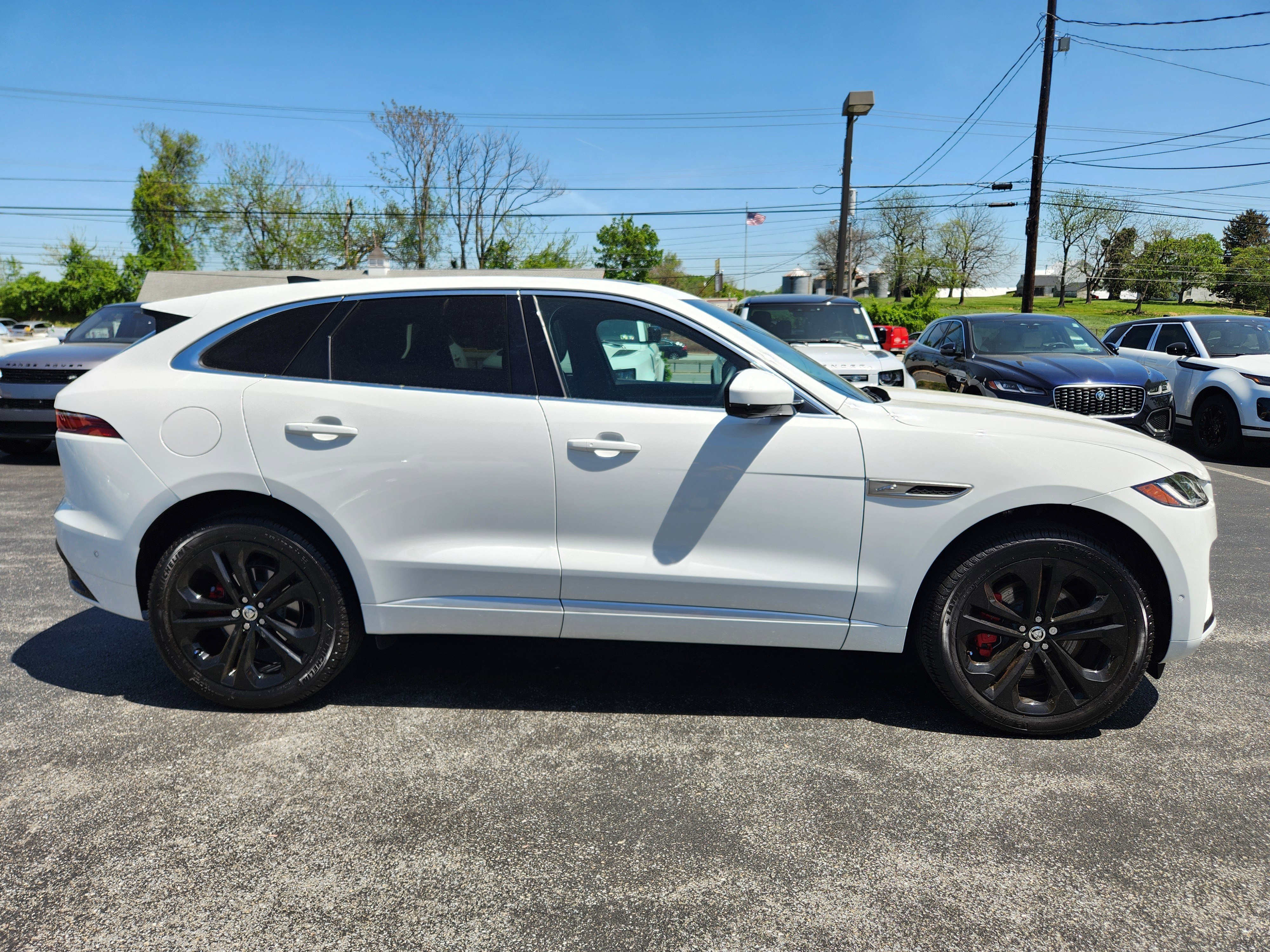 2024 Jaguar F-PACE R-Dynamic S - Photo 6