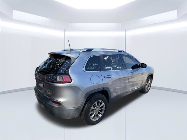 Used 2019 Silver Jeep Latitude Plus image 6