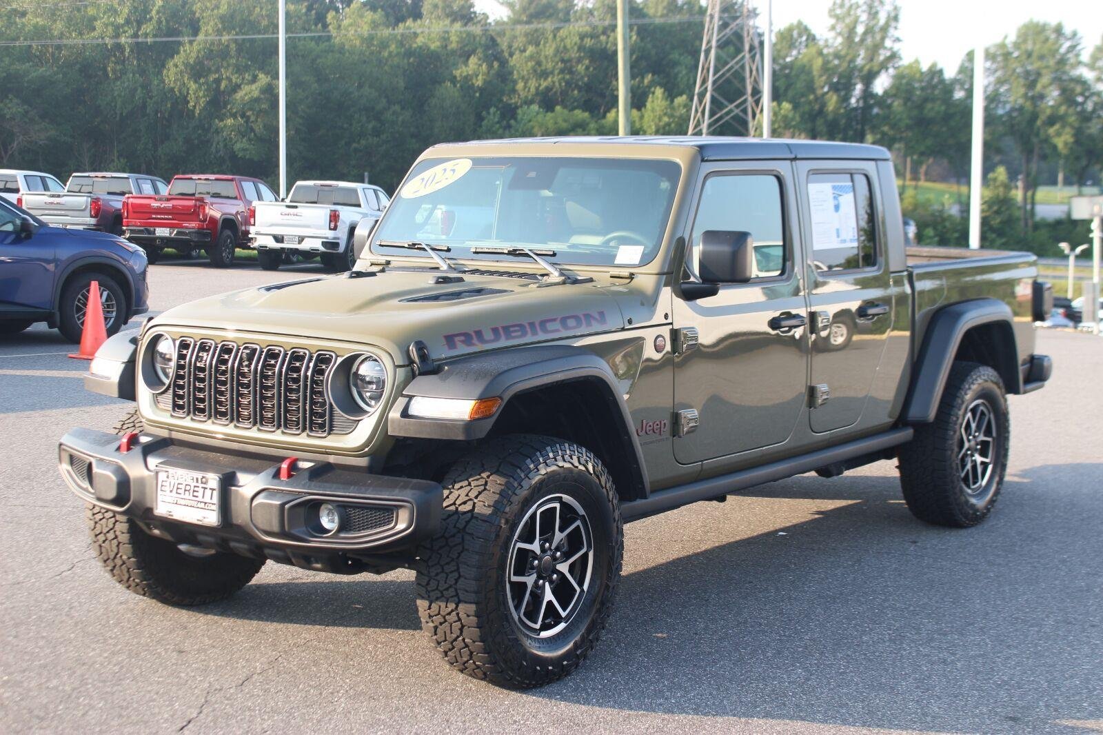 Used 2025 Green Jeep Rubicon image 3