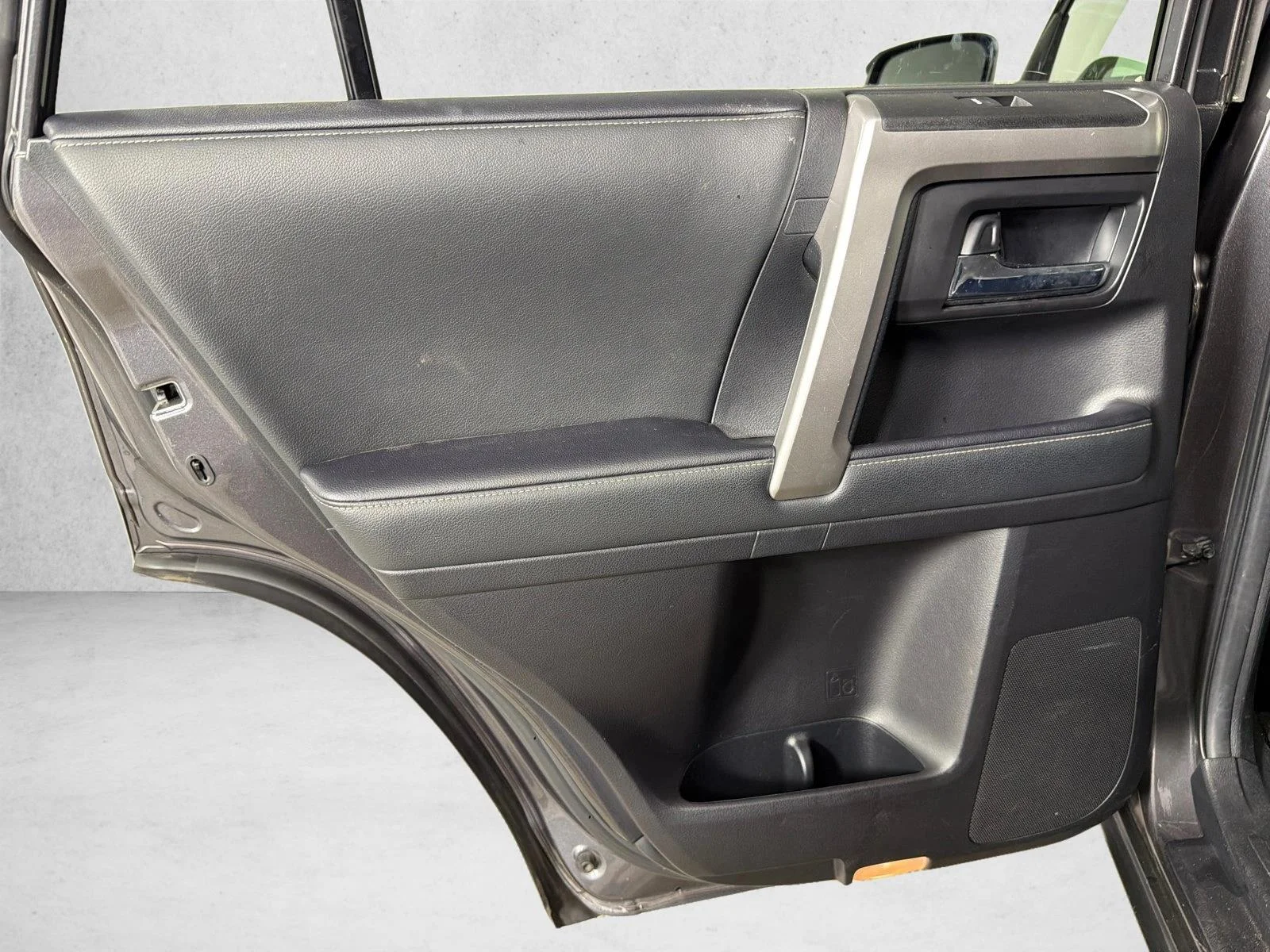 Used 2020 Silver Toyota SR5 image 22