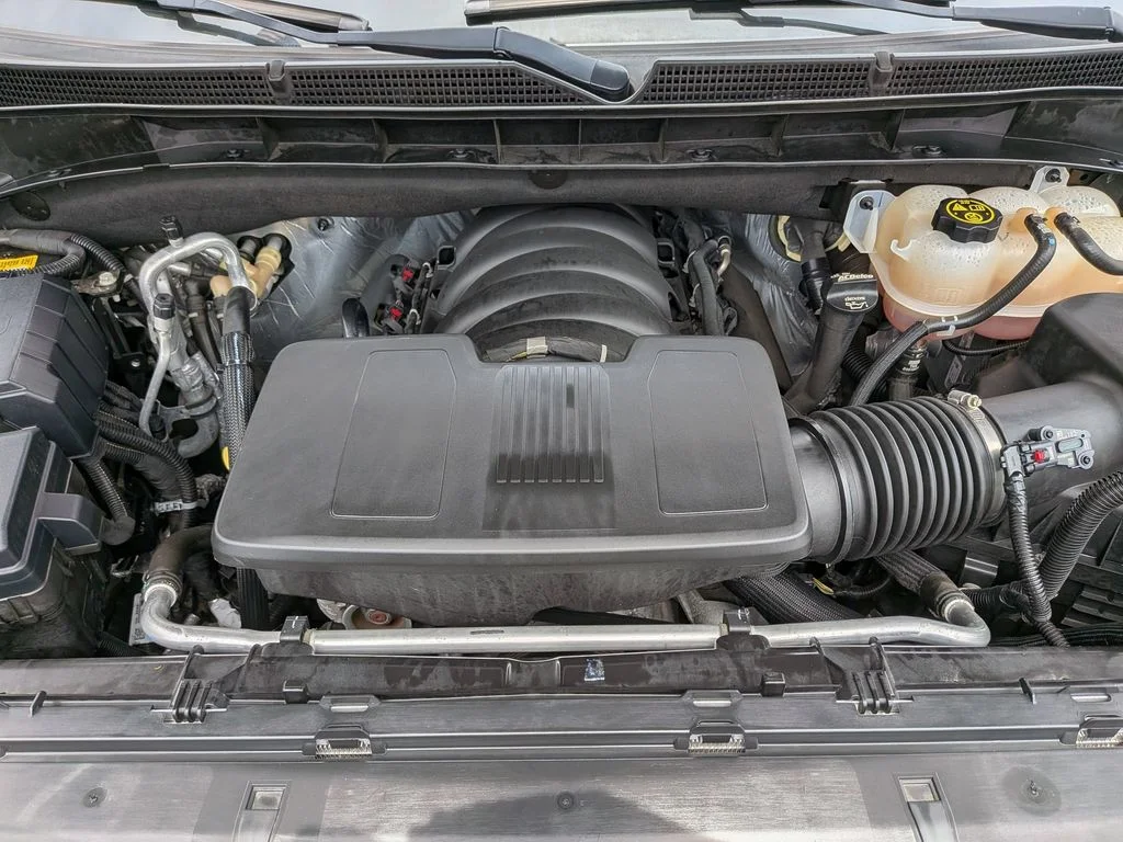 Used 2023 Silver Cadillac Sport image 37
