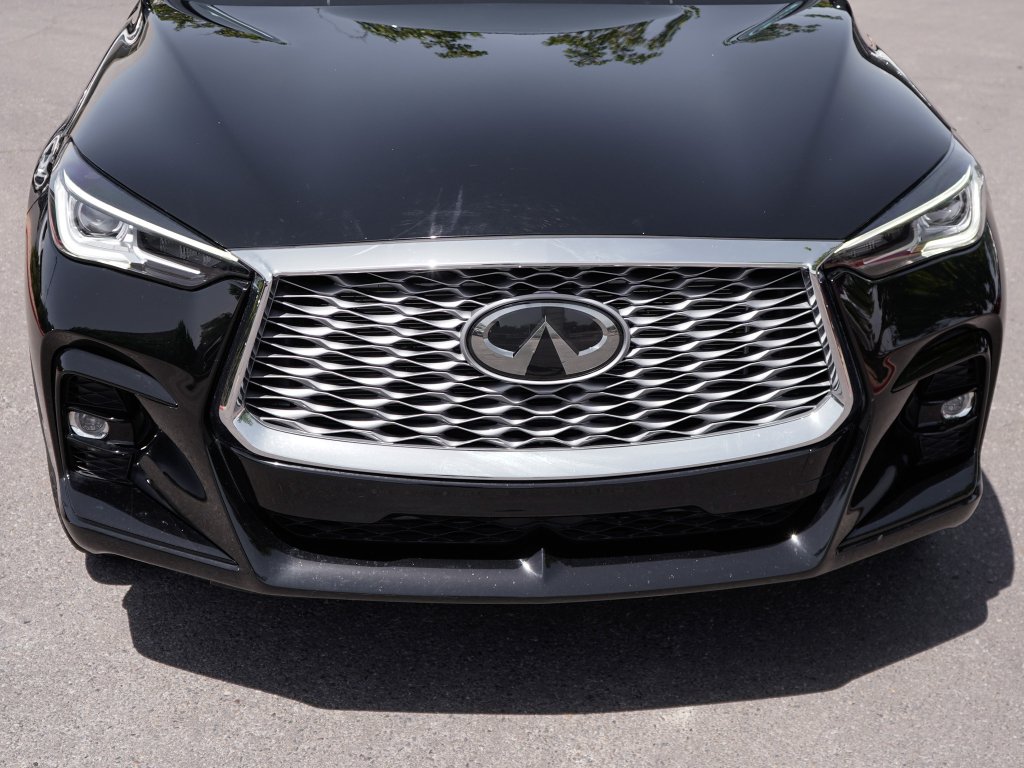 Used 2024 Black Obsidian INFINITI LUXE image 5