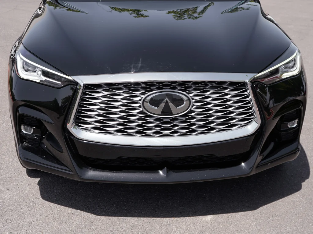 Used 2024 Black Obsidian INFINITI LUXE image 5