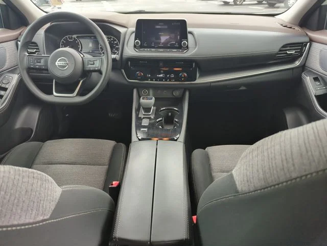 Used 2021 White Nissan SV image 23
