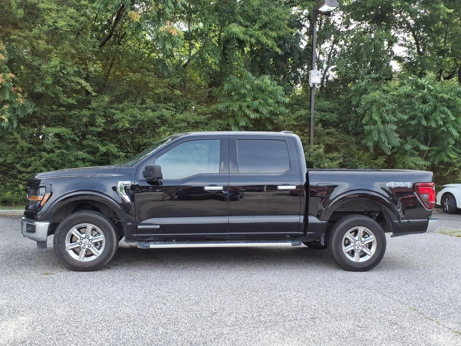 Used 2024 Agate Black Metallic Ford XLT image 3
