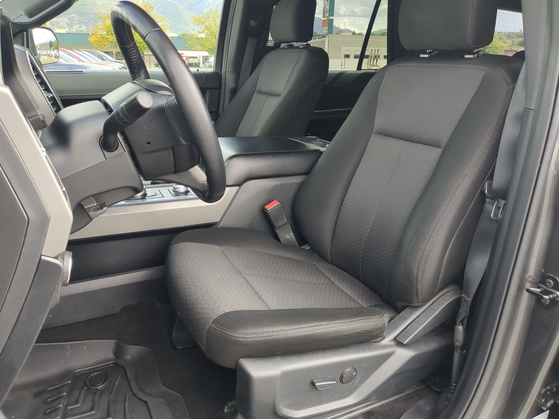 Used 2020 Magnetic Metallic Ford XLT image 15