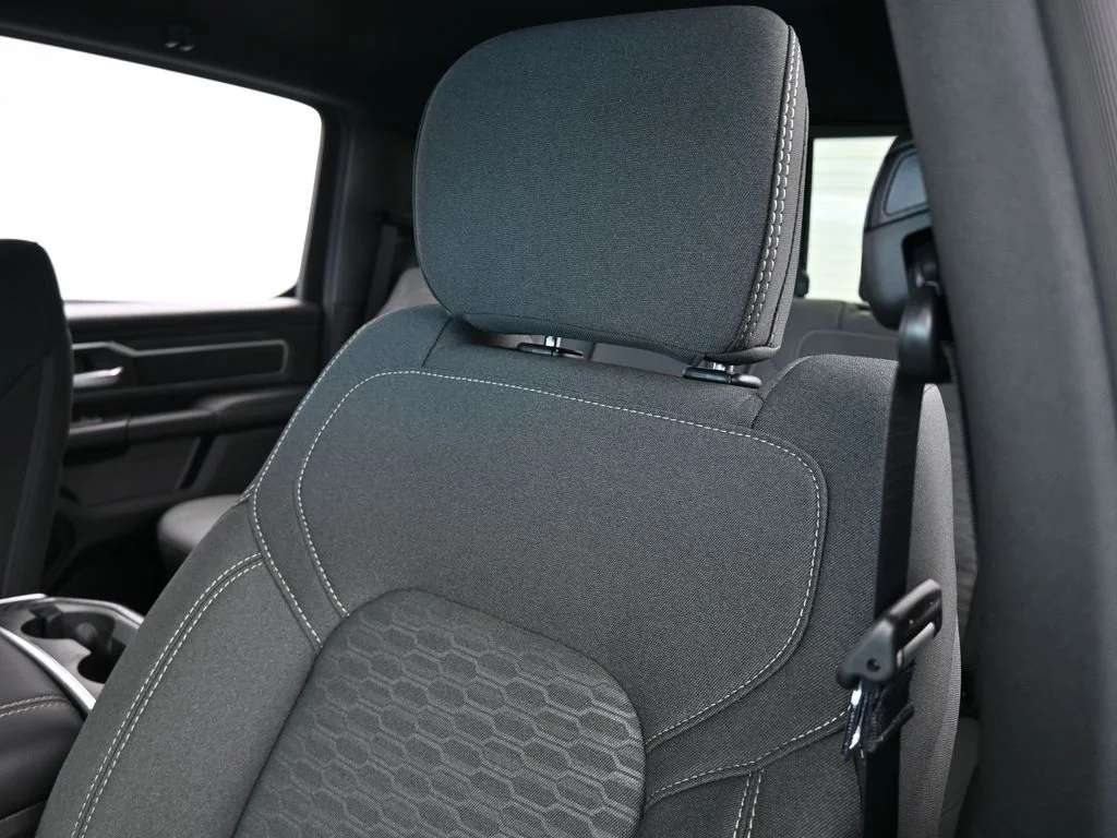 New 2026 Diamond Black Crystal Pearl-Coat Exterior Paint RAM Big Horn/Lone Star image 16