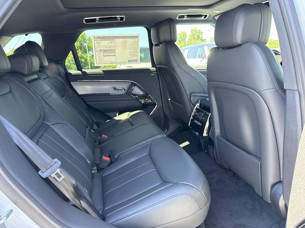New 2026 Fuji White Land Rover Dynamic SE image 14