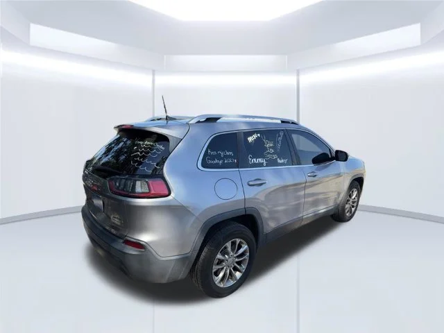 Used 2019 Silver Jeep Latitude Plus image 6