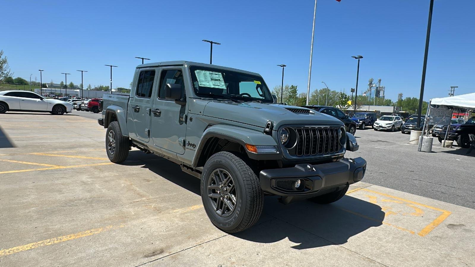 New 2026 Anvil Clear-Coat Exterior Paint Jeep Sport S image 6