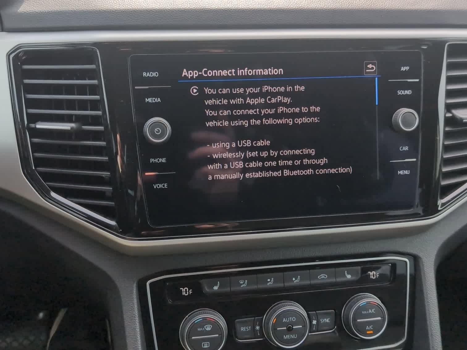 Certified 2022 Volkswagen Atlas SE w/Tech with VIN 1V2HR2CA4NC514799 for sale in Saint Louis Park, Minnesota