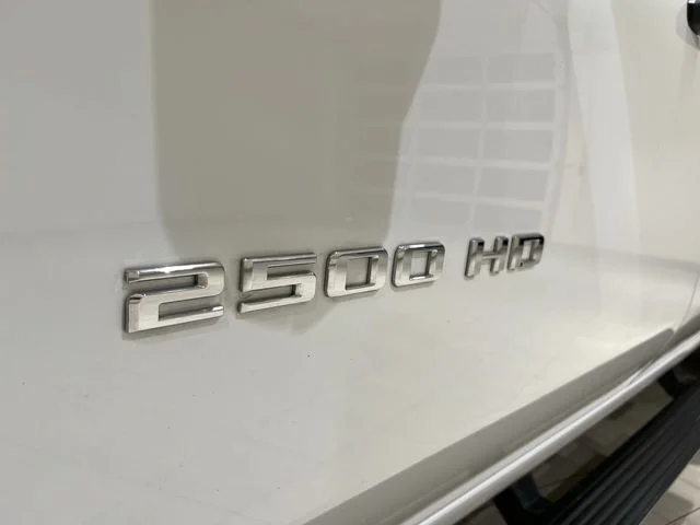Used 2025 Summit White Chevrolet Custom image 26