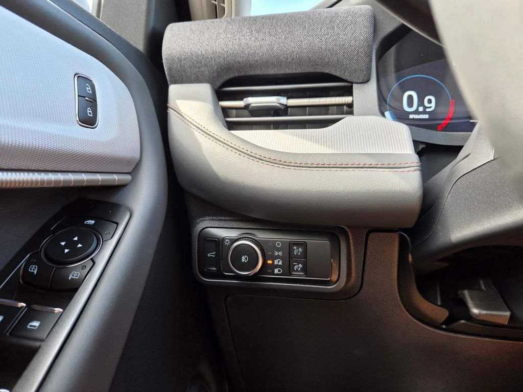 New 2026 Star White Metallic Tri-Coat Ford Active image 13