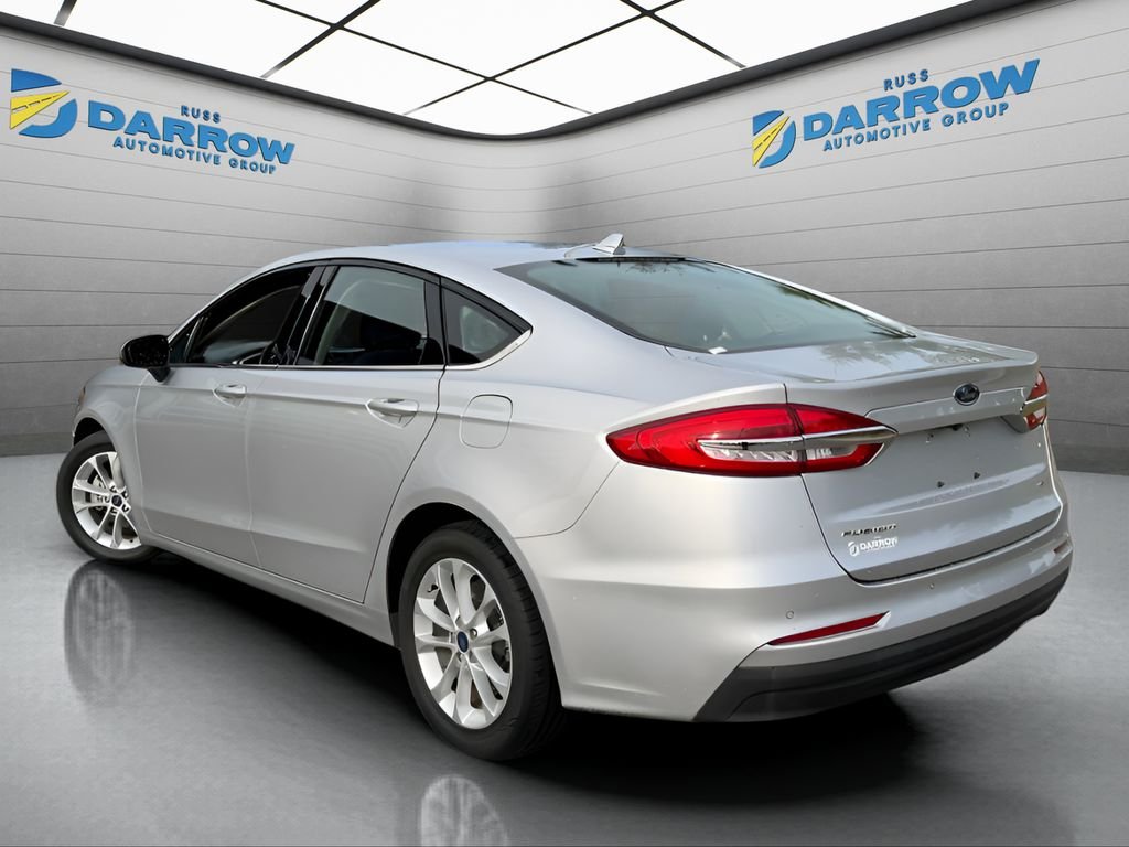 Used 2019 Silver Ford SE image 3
