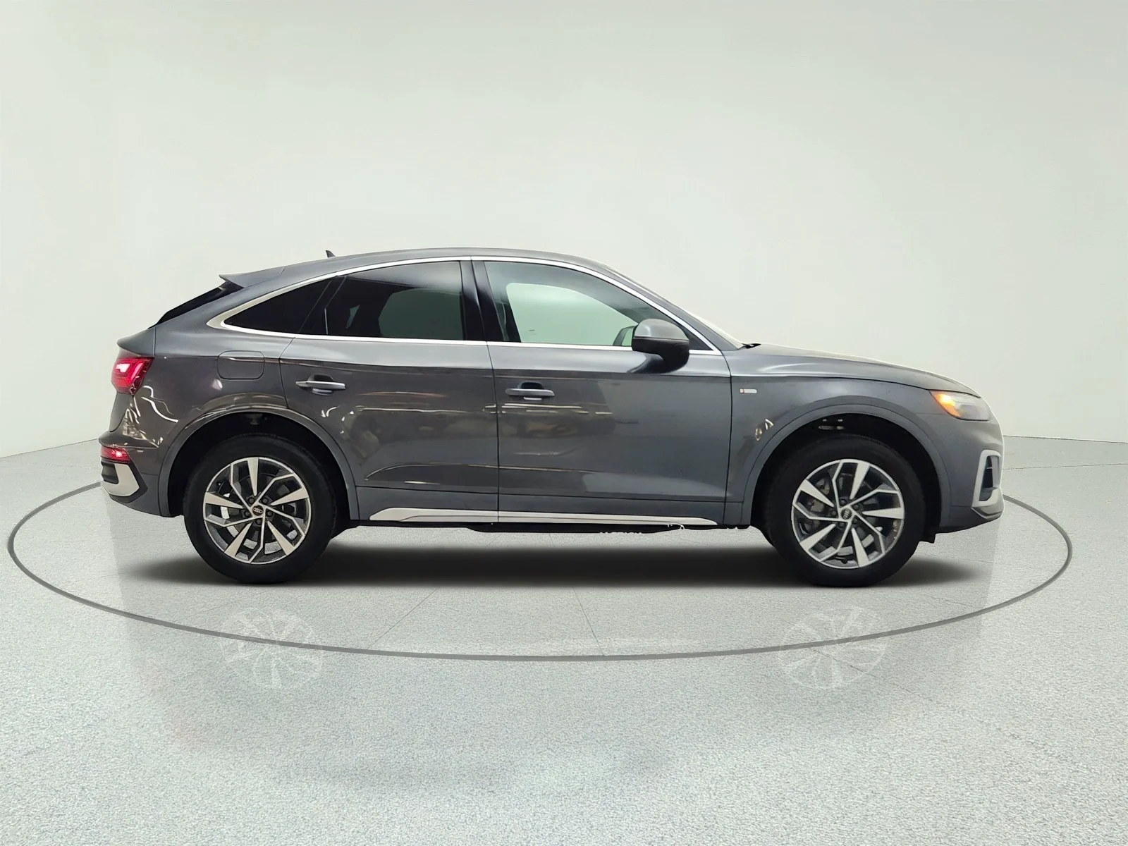 Used 2023 Daytona Gray Pearl Effect Audi S line Premium Plus image 4
