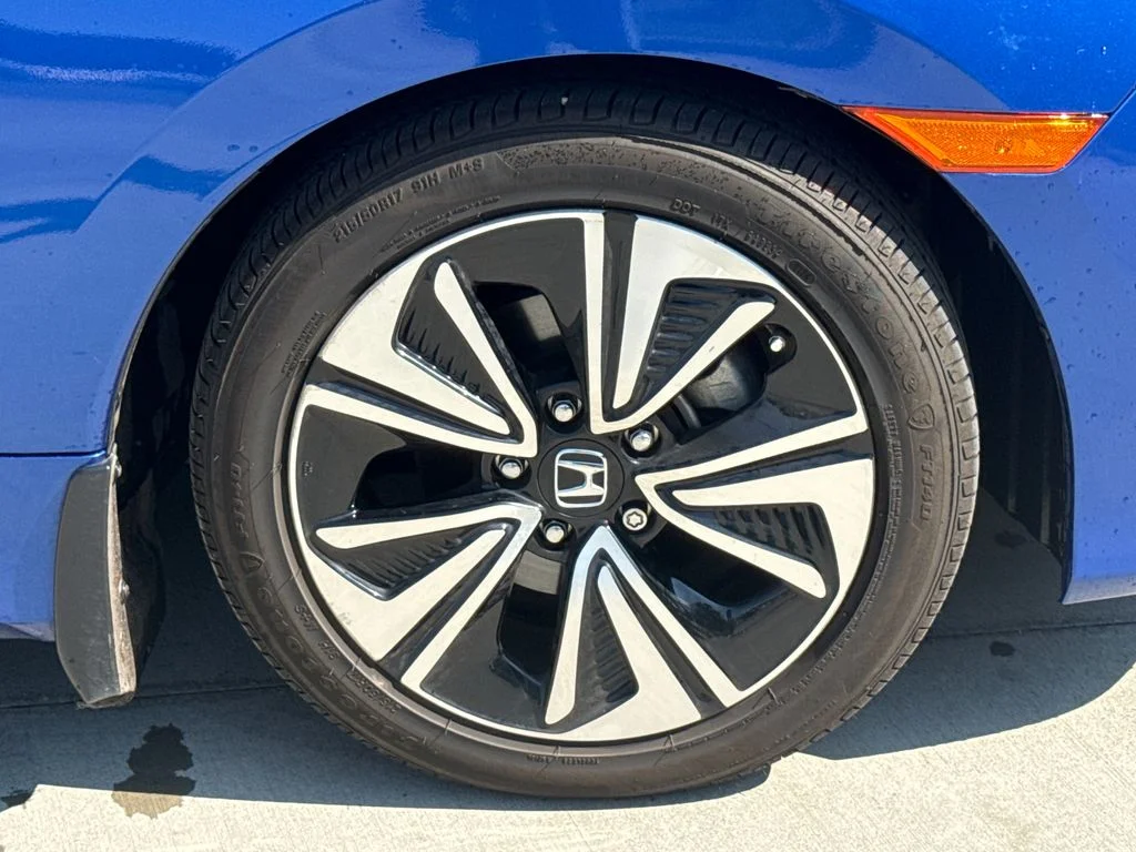 Certified Used 2018 Aegean Blue Metallic Honda EX-T image 11