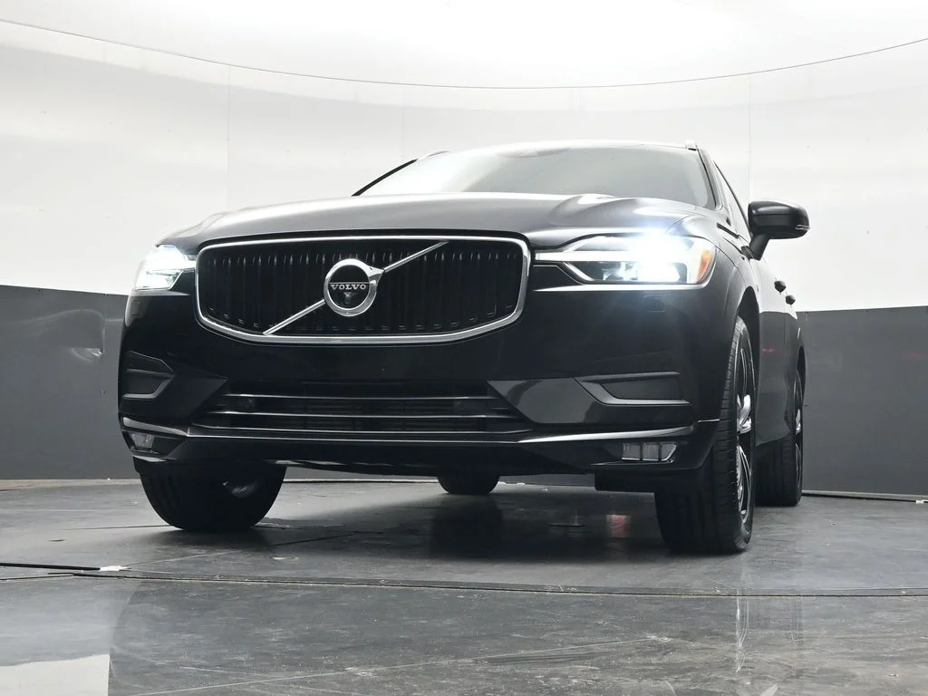 Used 2020 Onyx Black Metallic Volvo T6 Momentum image 41
