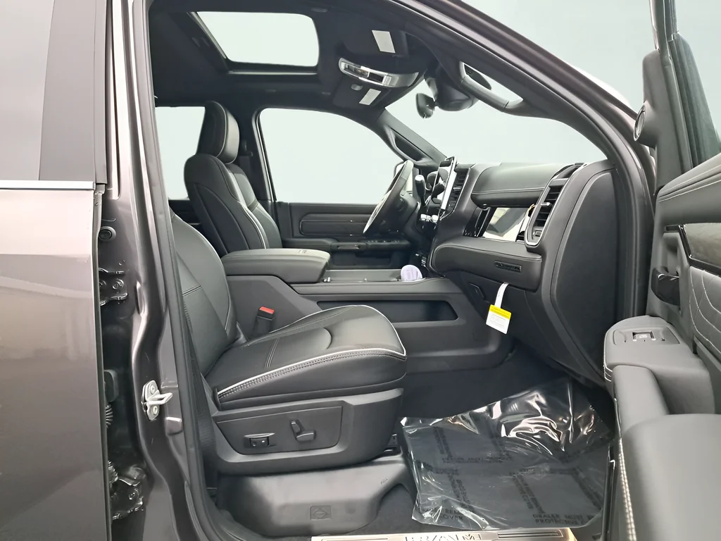 2026 RAM 3500 Limited - Photo 16