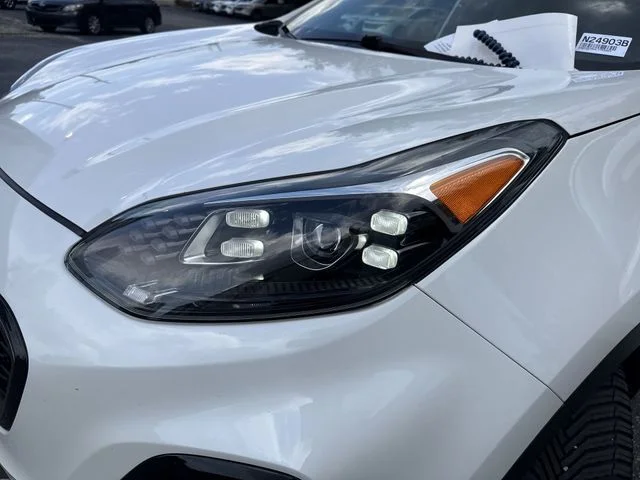 Used 2020 White Kia SX image 33