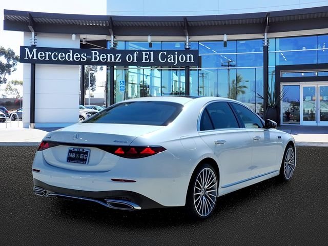 New 2027 White Mercedes-Benz S 580 image 3