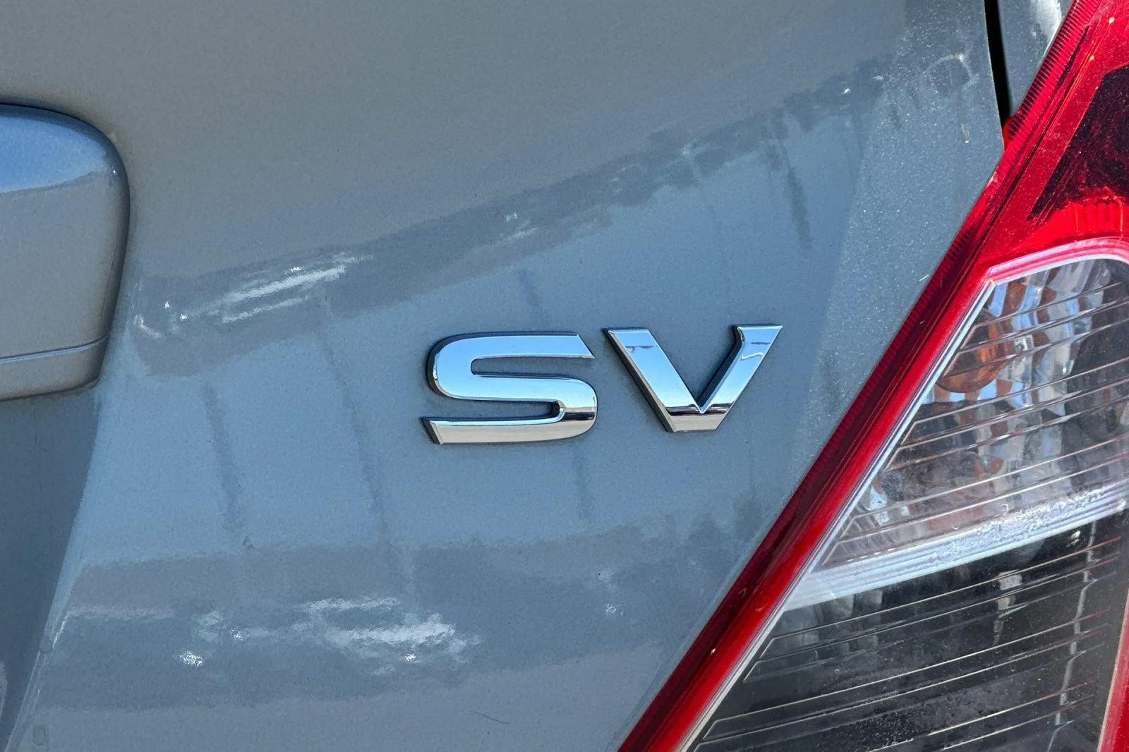 Used 2014 Magnetic Gray Nissan SV image 24
