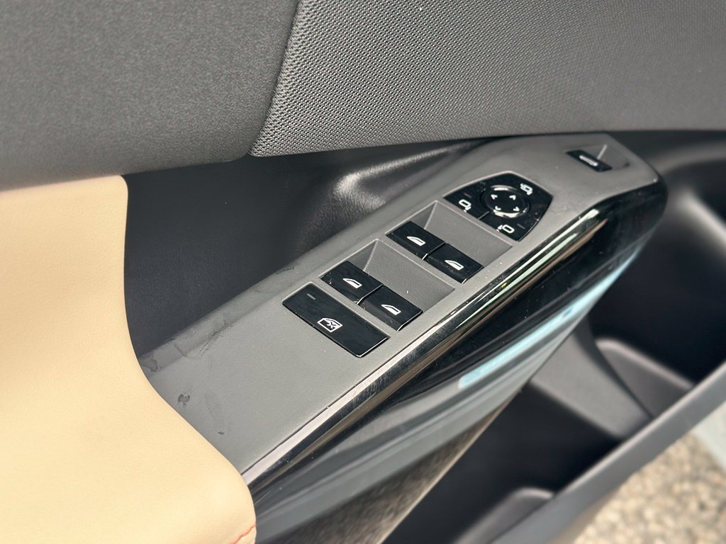 New 2027 Cape York Green Metallic BMW xDrive28i image 19