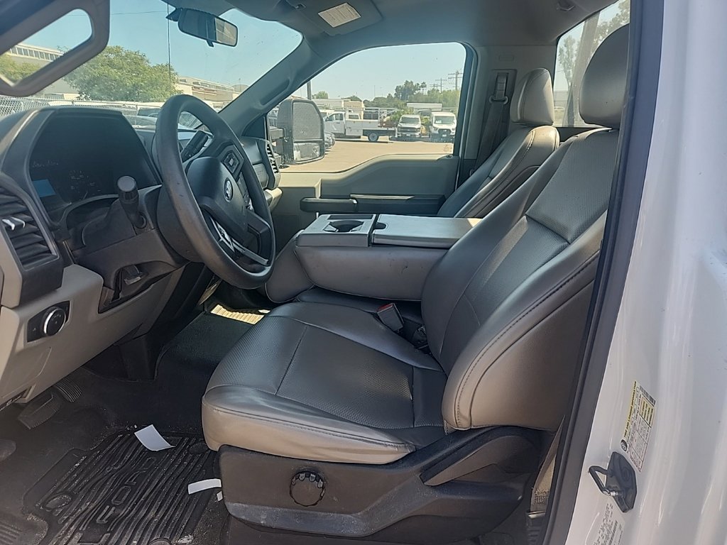 Used 2018 White Ford XL image 18