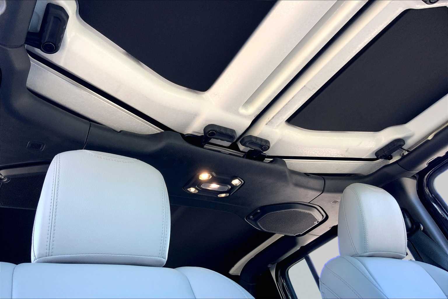 Used 2022 Black Clear Coat Jeep High Altitude image 14