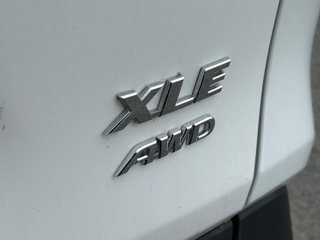 Used 2025 White Toyota XLE image 44