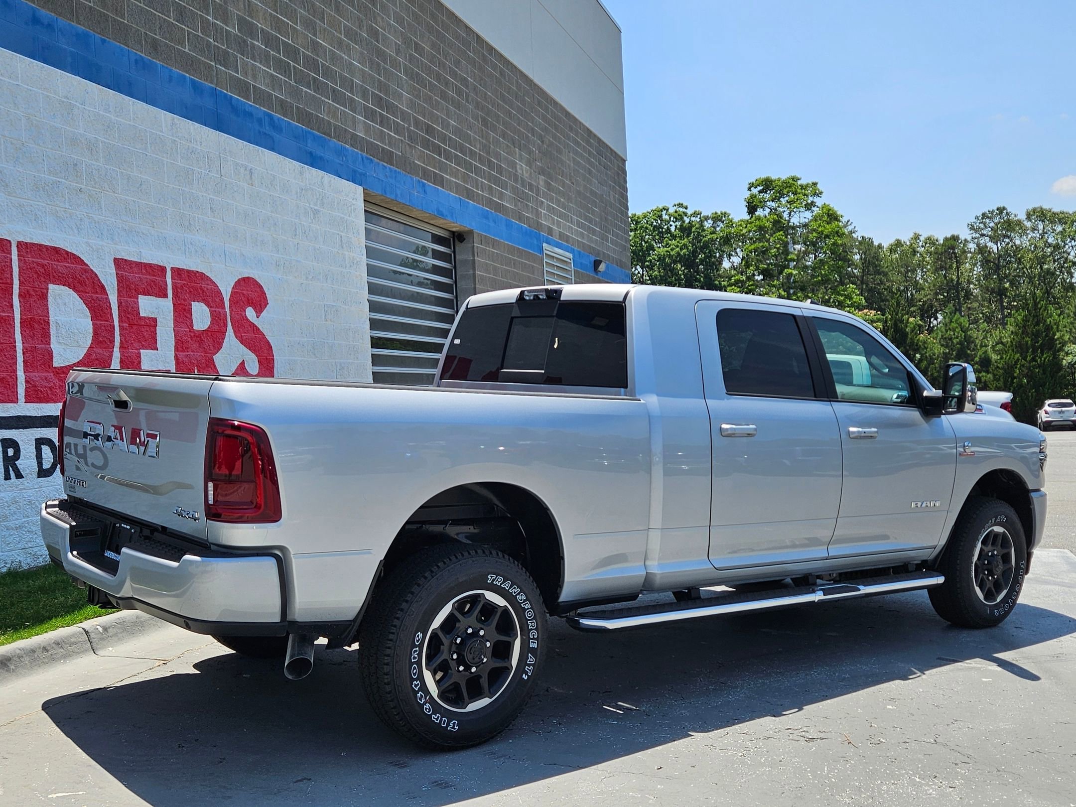 New 2026 Silver-Zynith Exterior Paint RAM Laramie image 7