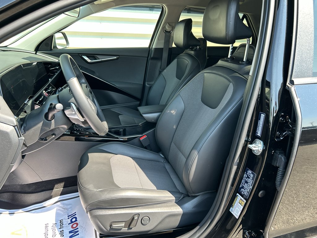 Certified Used 2025 Aurora Black Pearl Kia EX image 12
