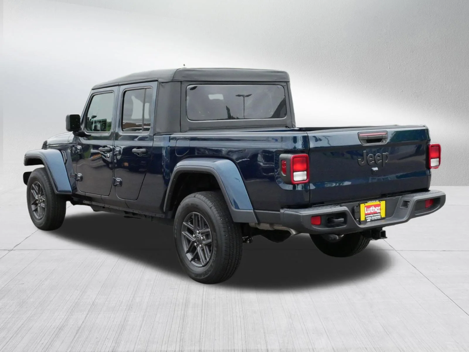 Used 2025 Fathom Blue Pearlcoat Jeep Sport S image 5