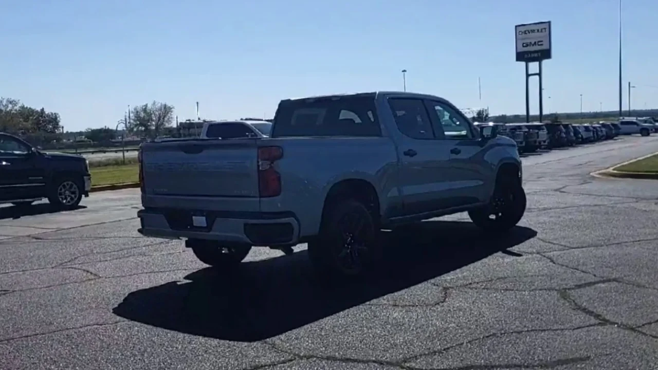 2026 Chevrolet Silverado 1500 Custom - Photo 8