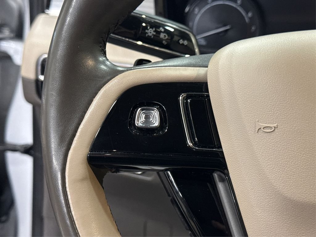 Used 2020 Silver Lincoln Standard image 23