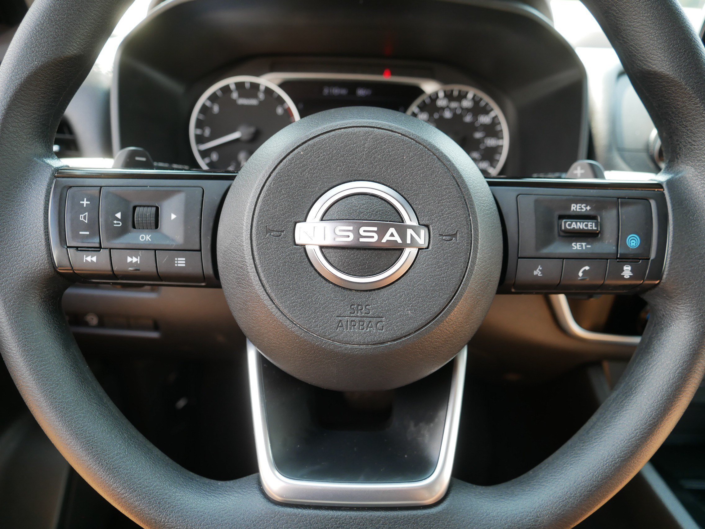 Certified Used 2023 Pearl White Tricoat Nissan SV image 25