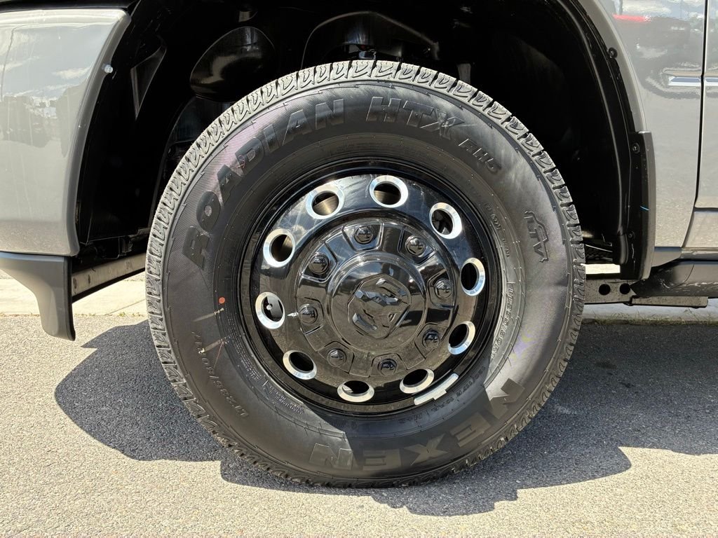 New 2026 Ceramic Gray Clear-Coat Exterior Paint RAM Laramie image 42