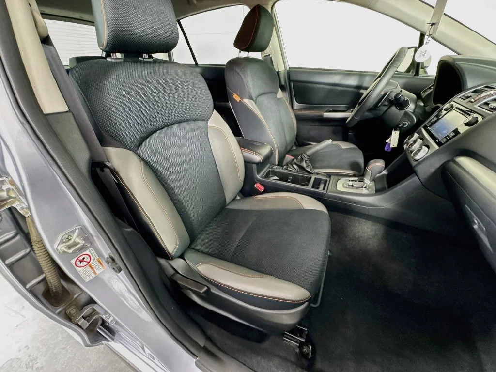 Used 2017 Silver Subaru 2.0i Premium image 33