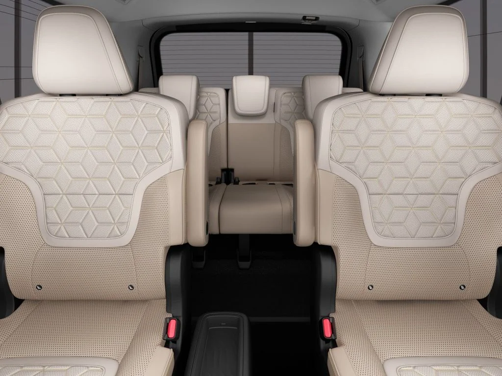 New 2026 Everest White TriCoat Nissan Platinum Reserve image 17