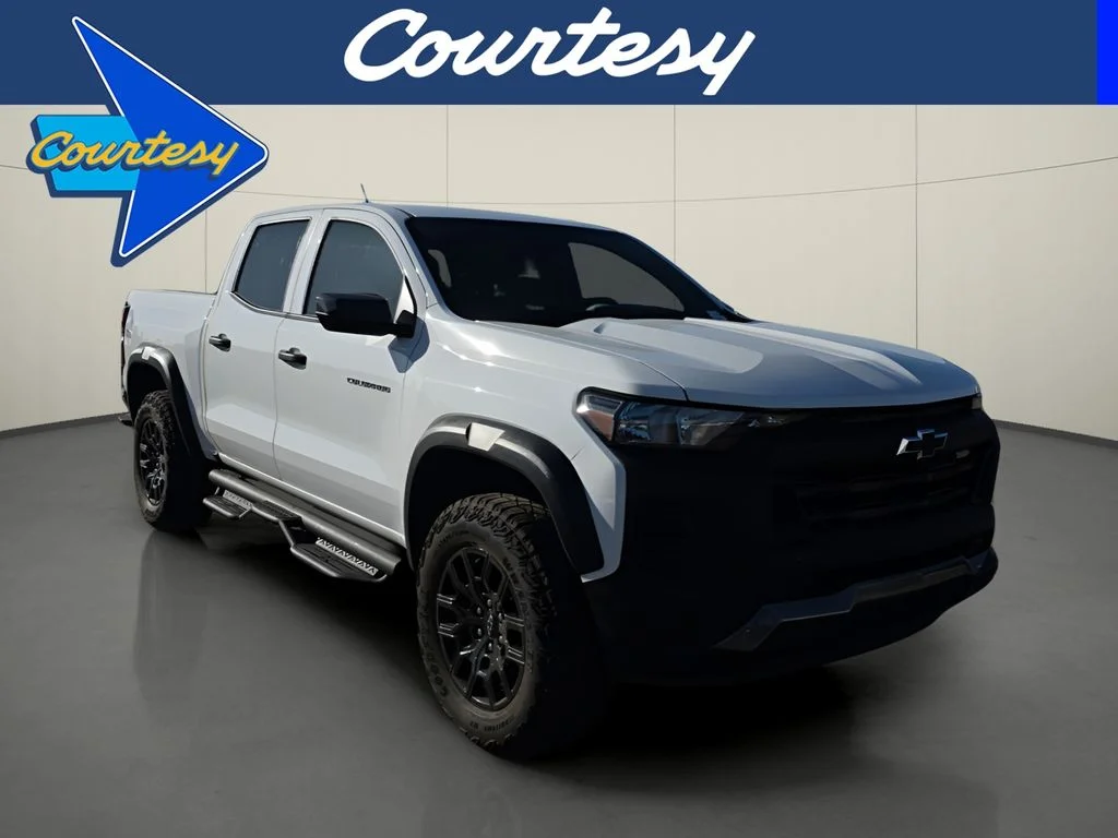 2025 Chevrolet Colorado 4WD Trail Boss Crew Cab Short Box's photo