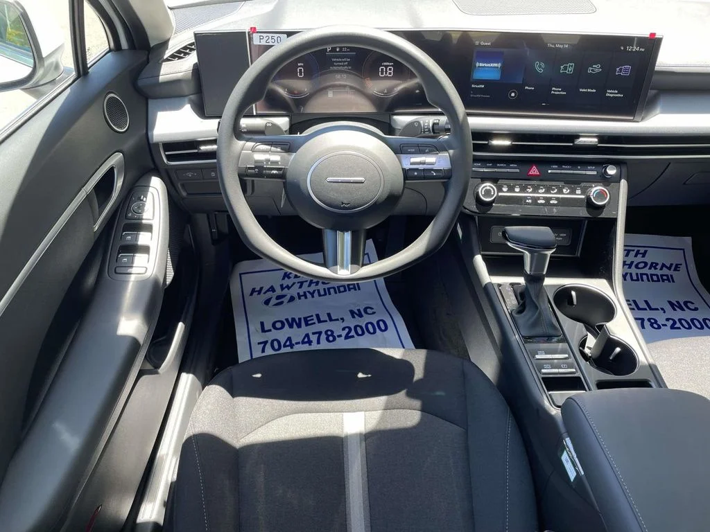 New 2026 White Hyundai SE image 11