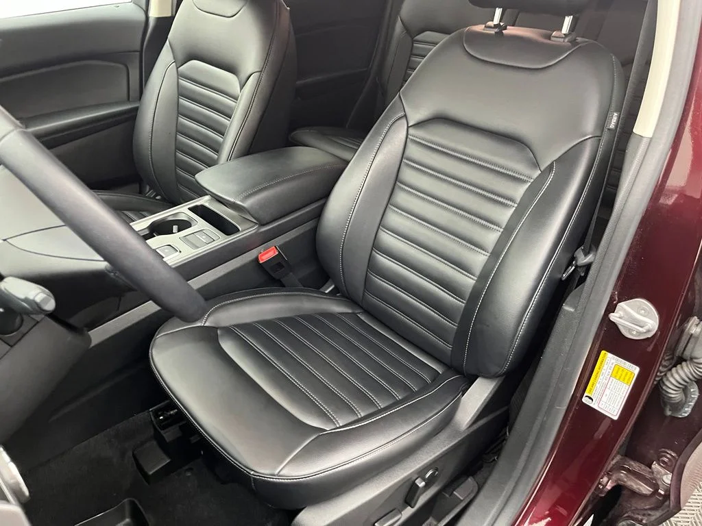 Used 2023 Red Ford SEL image 24
