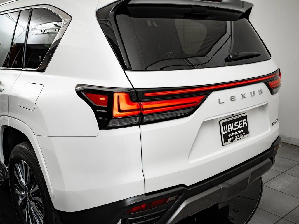 Used 2024 White Pearl Lexus 600 Premium image 19