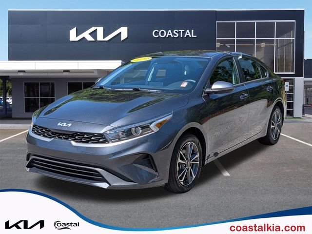 2023 Kia Forte LXS AT's photo