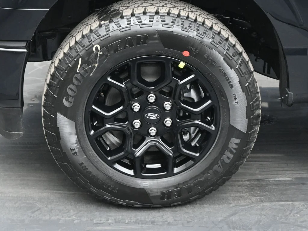 New 2026 Agate Black Metallic Ford XLT image 28