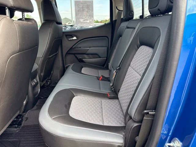 Used 2020 Blue Metallic Chevrolet Z71 image 14